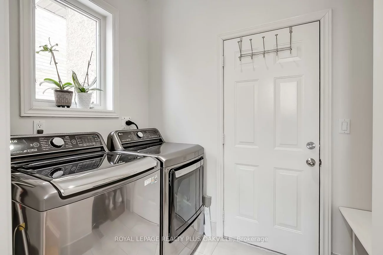 2083, Jaguar, 1019 - WM Westmount, Oakville