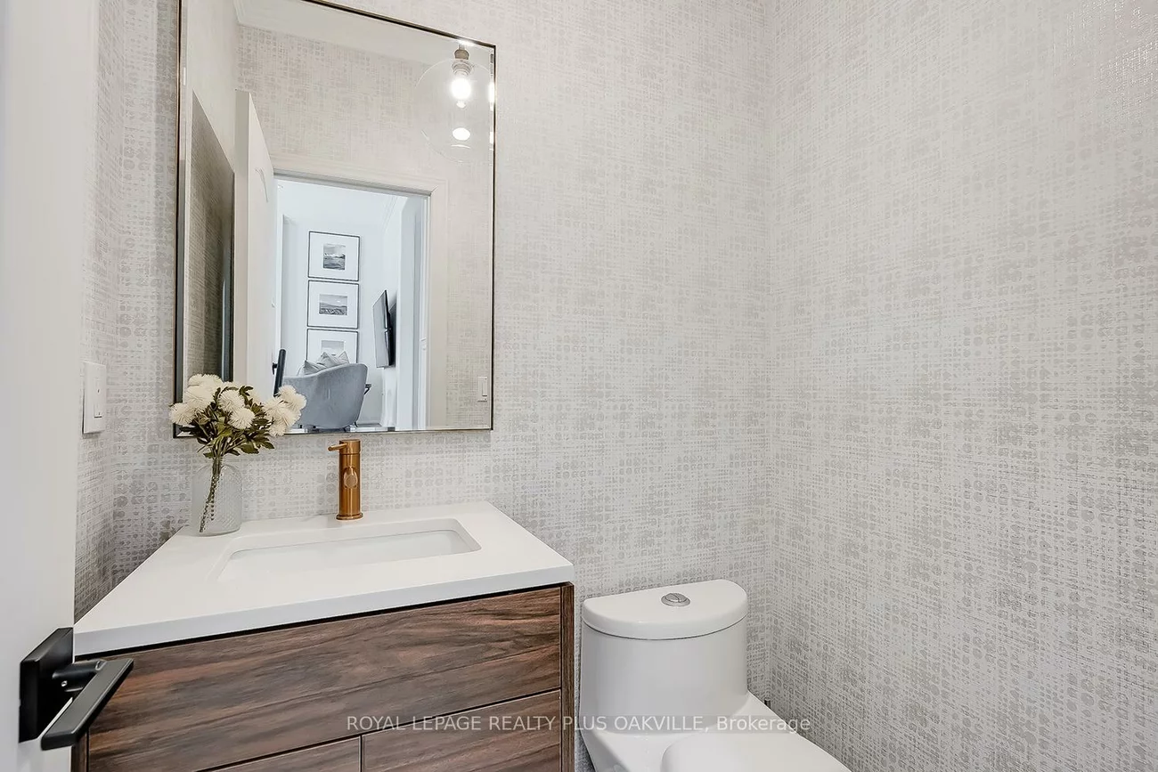 2083, Jaguar, 1019 - WM Westmount, Oakville