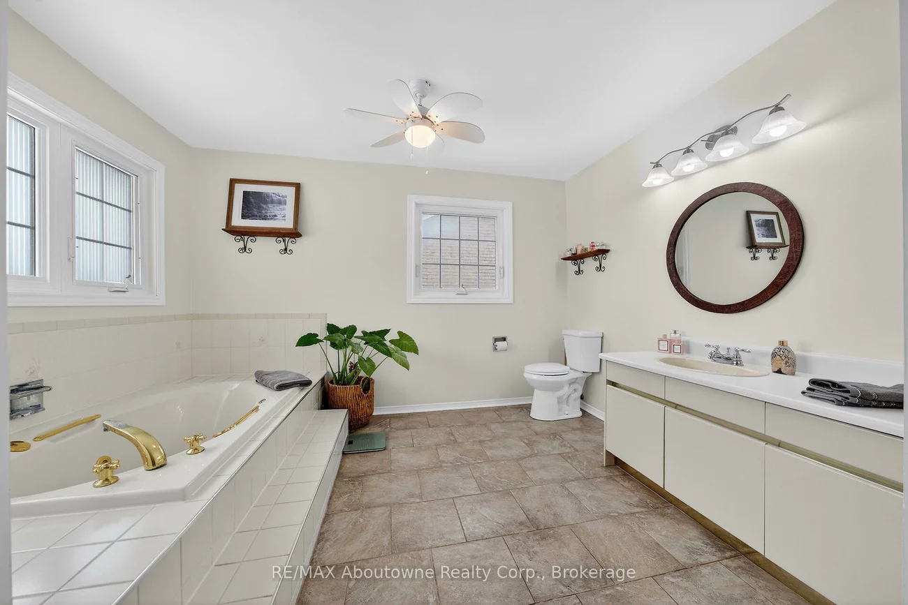 264, Richler, 1015 - RO River Oaks, Oakville