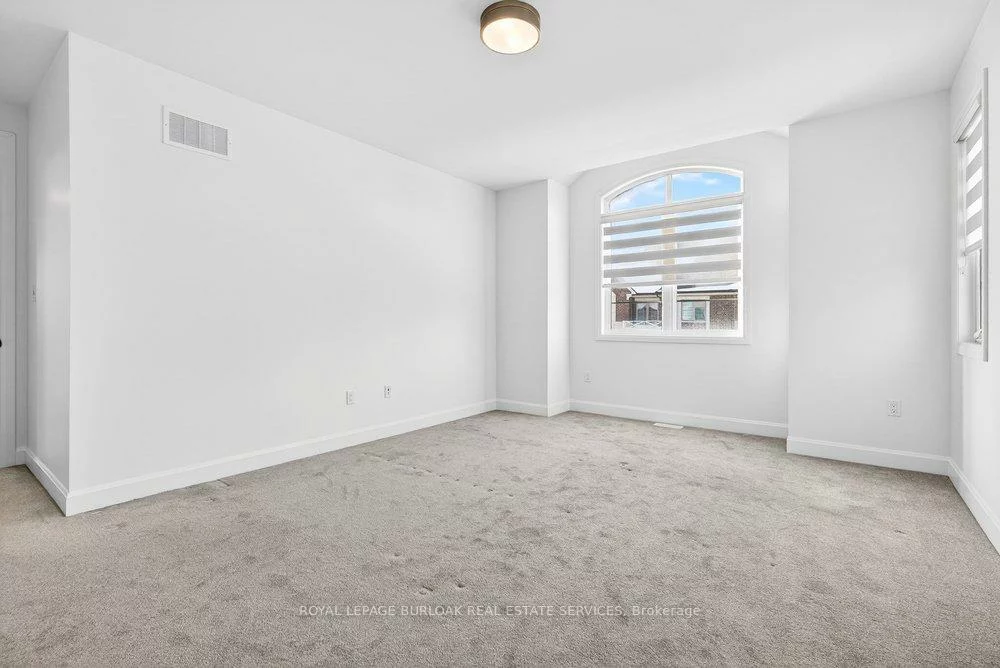 1404, Lynx, 1010 - JM Joshua Meadows, Oakville