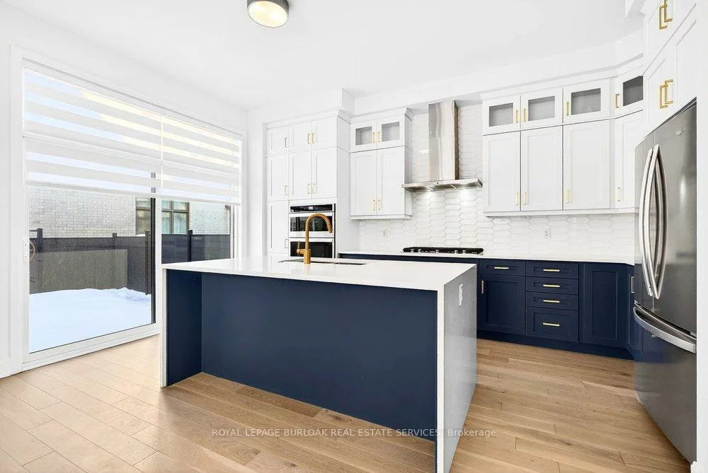 1404, Lynx, 1010 - JM Joshua Meadows, Oakville