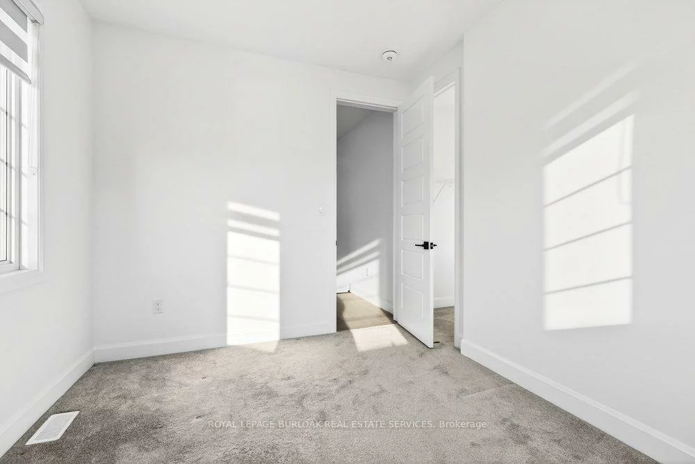 1404, Lynx, 1010 - JM Joshua Meadows, Oakville