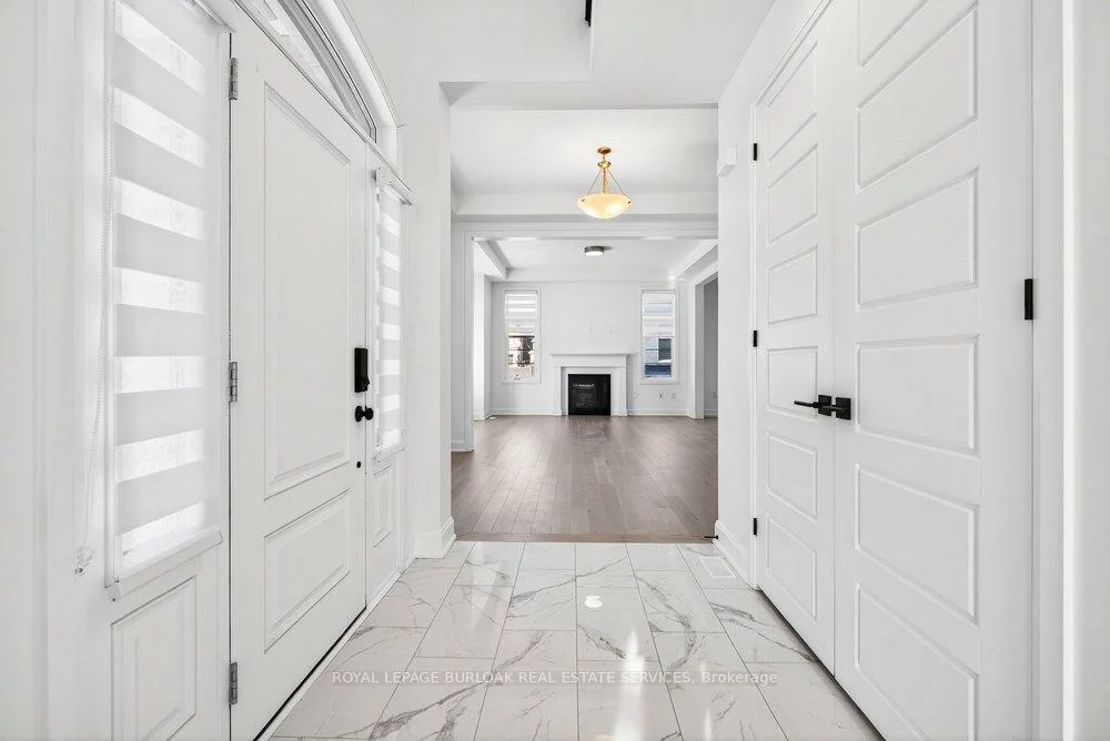 1404, Lynx, 1010 - JM Joshua Meadows, Oakville