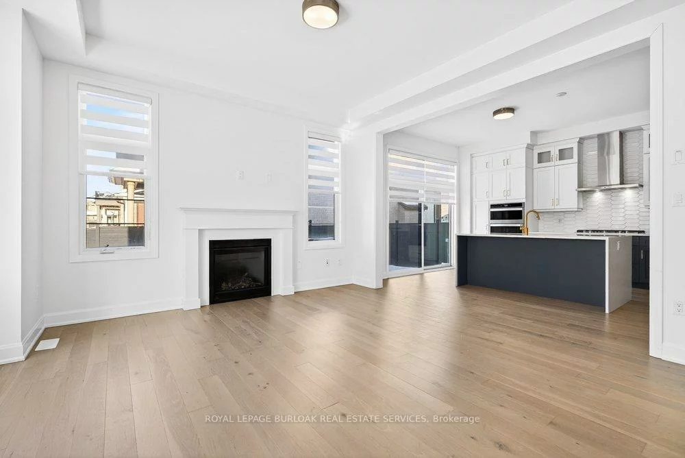 1404, Lynx, 1010 - JM Joshua Meadows, Oakville