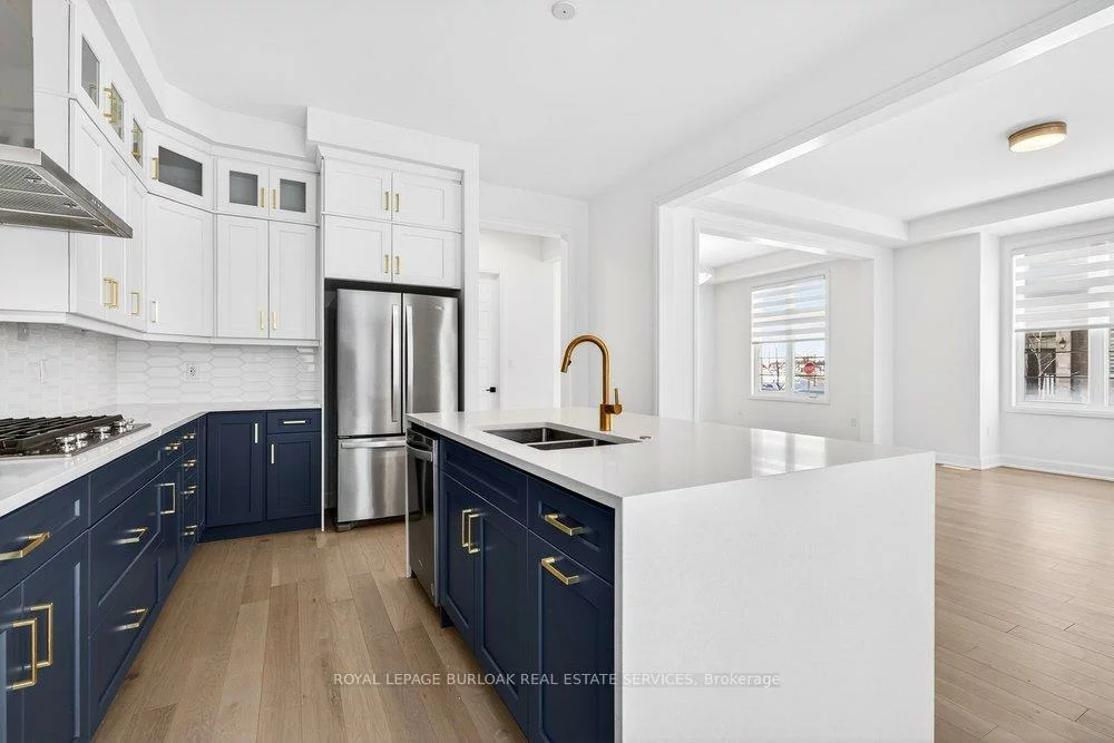 1404, Lynx, 1010 - JM Joshua Meadows, Oakville