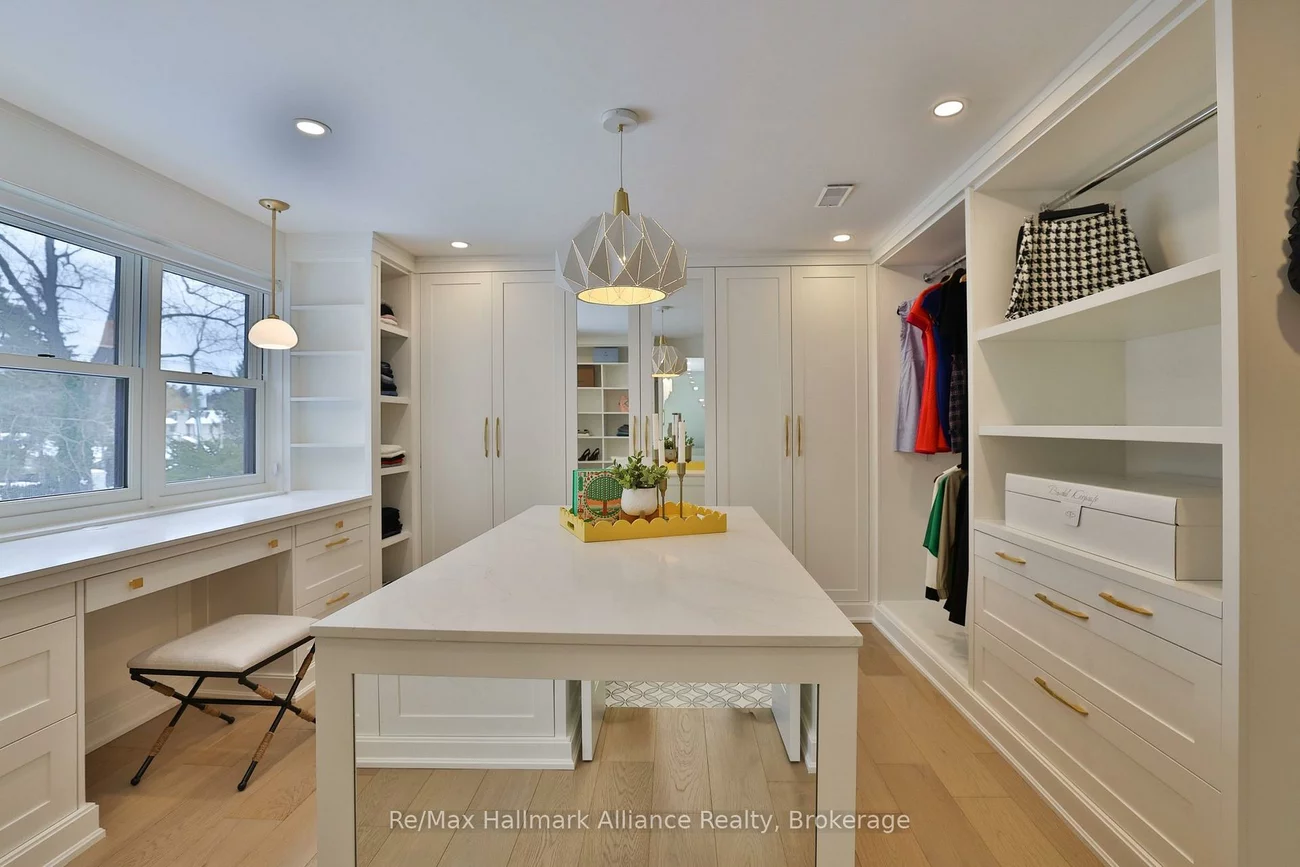 200, Chartwell, 1013 - OO Old Oakville, Oakville