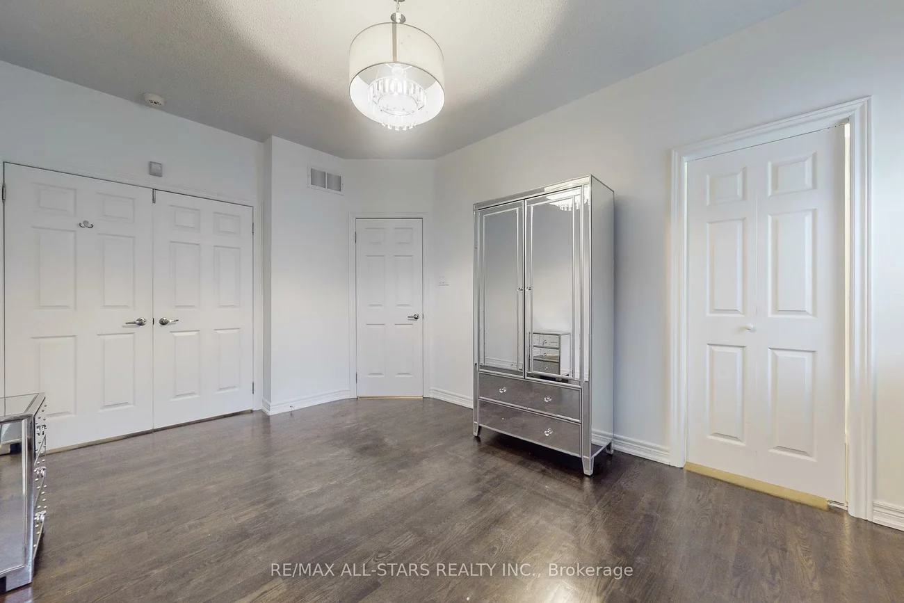 2400, Tesla, 1009 - JC Joshua Creek, Oakville