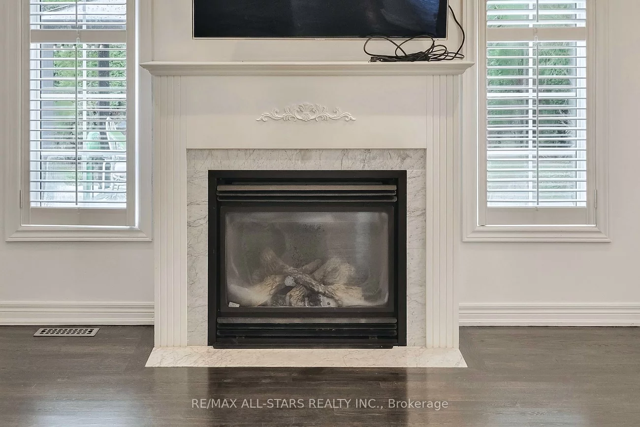 2400, Tesla, 1009 - JC Joshua Creek, Oakville