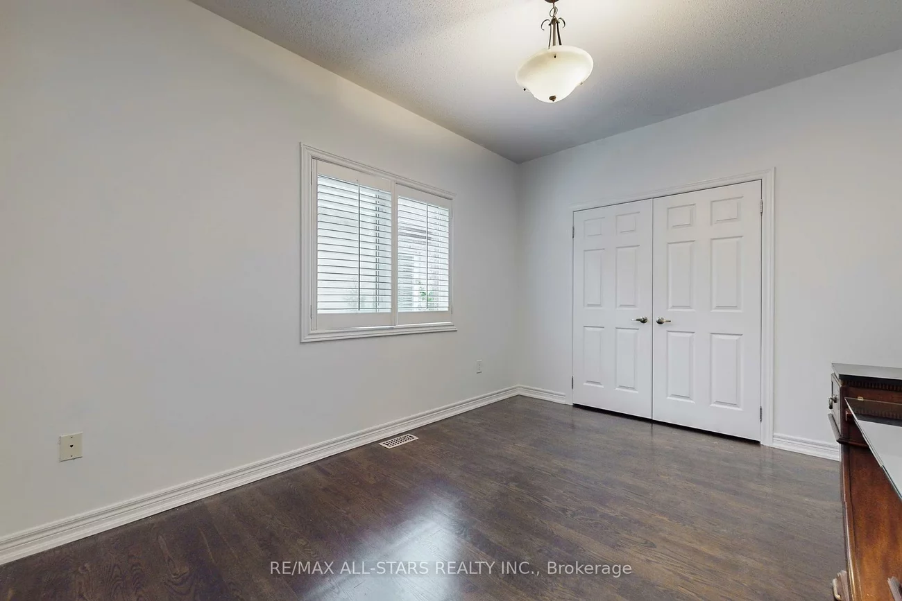 2400, Tesla, 1009 - JC Joshua Creek, Oakville