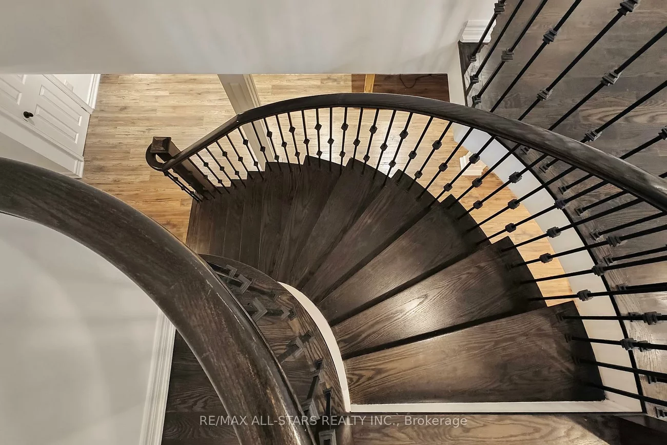 2400, Tesla, 1009 - JC Joshua Creek, Oakville