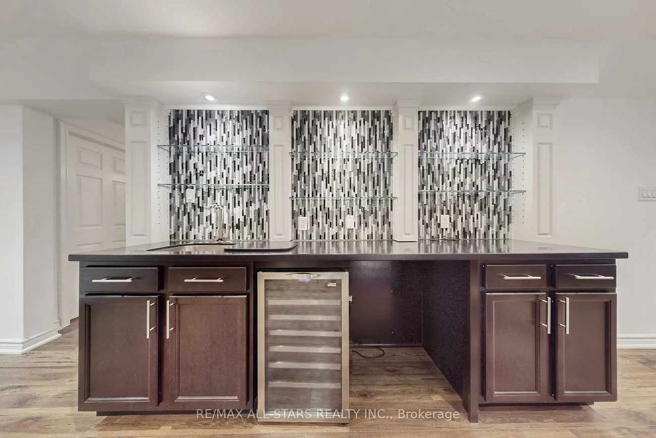 2400, Tesla, 1009 - JC Joshua Creek, Oakville