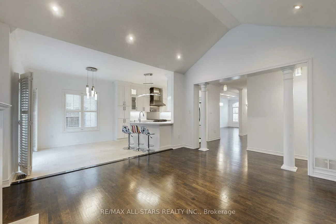 2400, Tesla, 1009 - JC Joshua Creek, Oakville