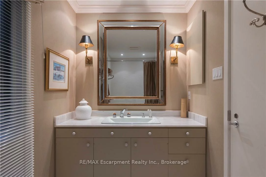 1168, Carey, 1011 - MO Morrison, Oakville