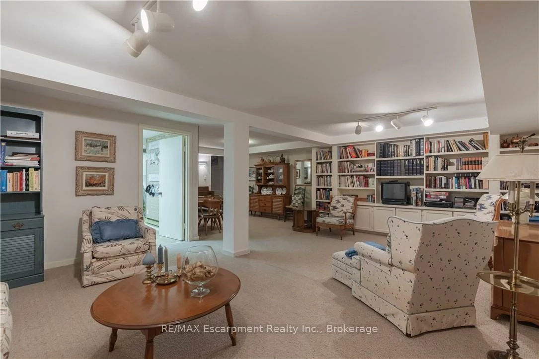 1168, Carey, 1011 - MO Morrison, Oakville