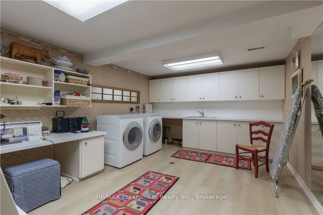 1168, Carey, 1011 - MO Morrison, Oakville