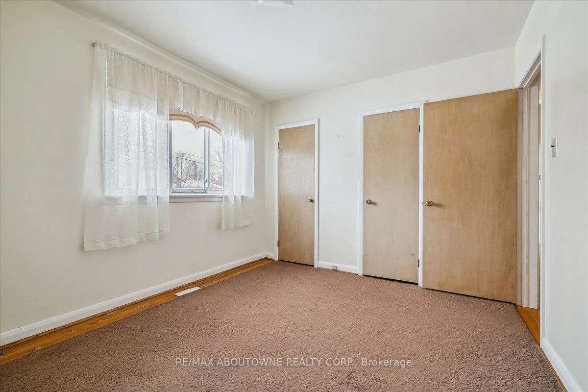 1332, Rebecca, 1020 - WO West, Oakville