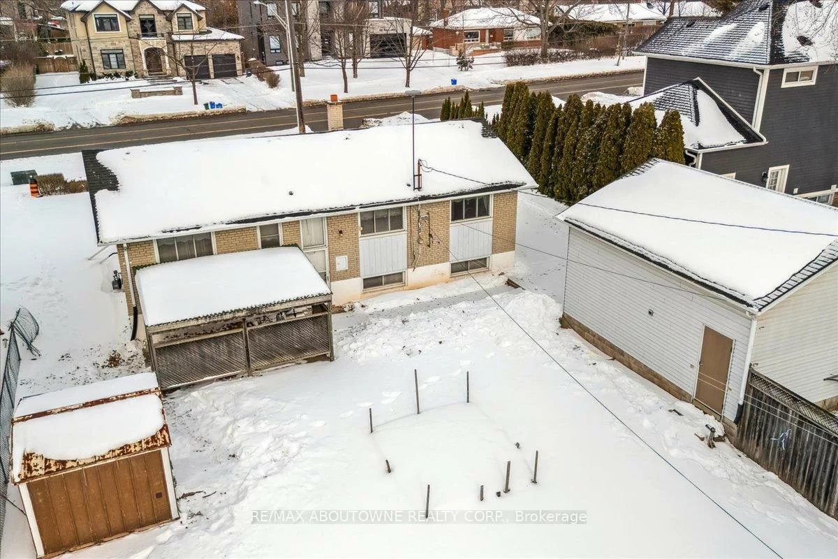 1332, Rebecca, 1020 - WO West, Oakville