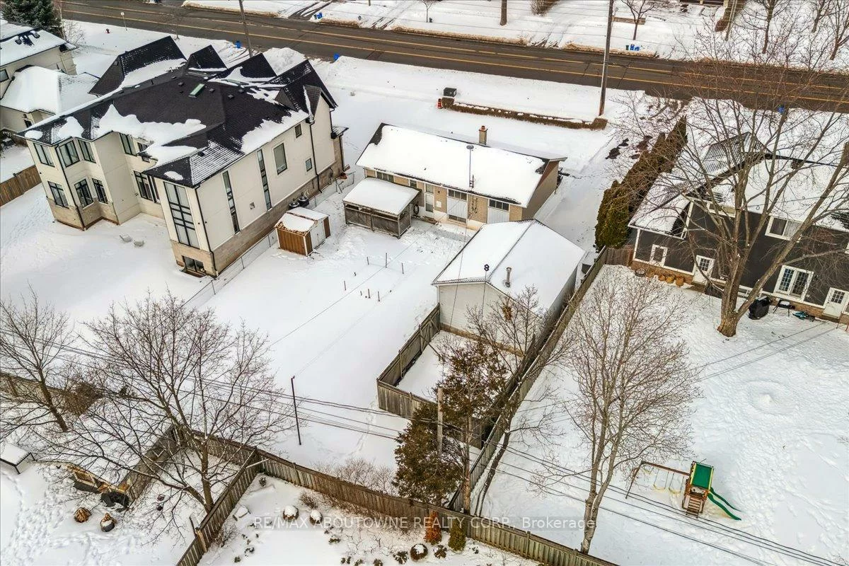 1332, Rebecca, 1020 - WO West, Oakville