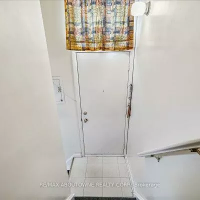 1332, Rebecca, 1020 - WO West, Oakville