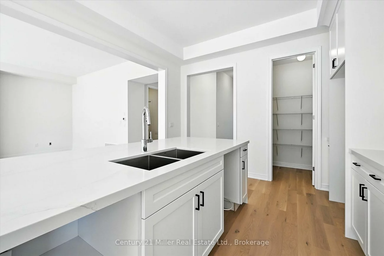 3250, Millicent, 1008 - GO Glenorchy, Oakville