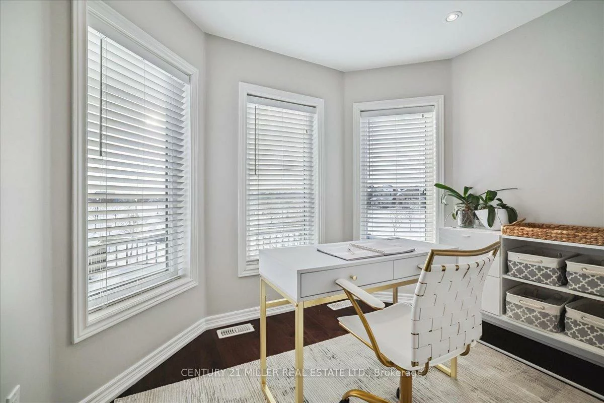 3071, Isaac, 1008 - GO Glenorchy, Oakville