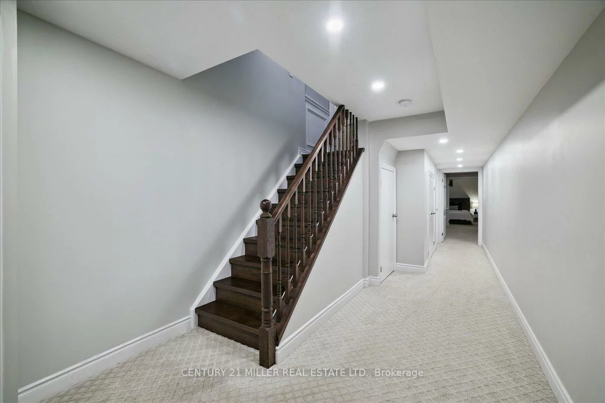 3071, Isaac, 1008 - GO Glenorchy, Oakville