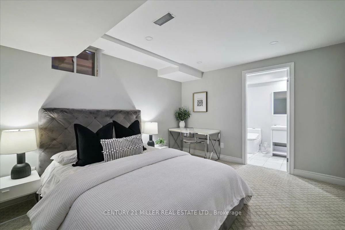 3071, Isaac, 1008 - GO Glenorchy, Oakville