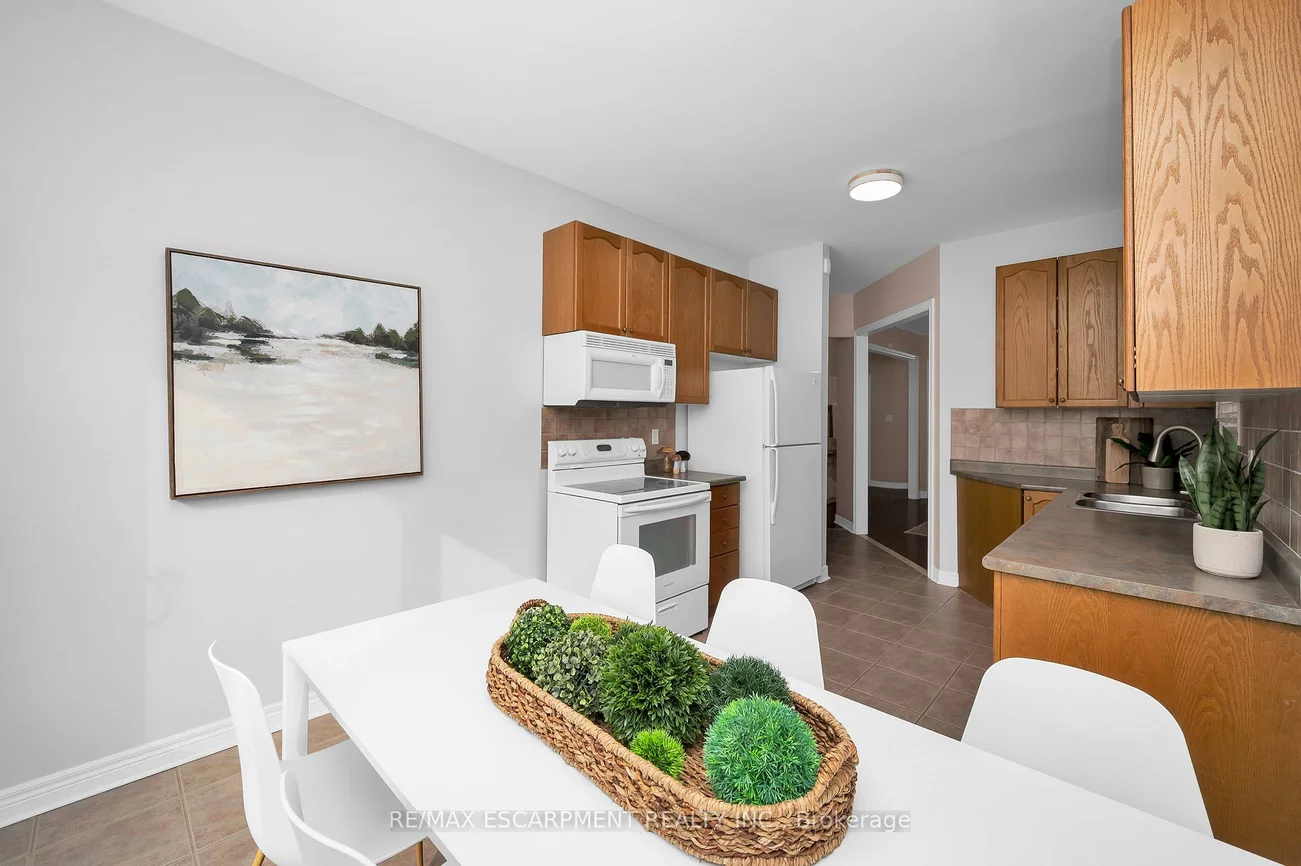 2546, Nichols, 1018 - WC Wedgewood Creek, Oakville