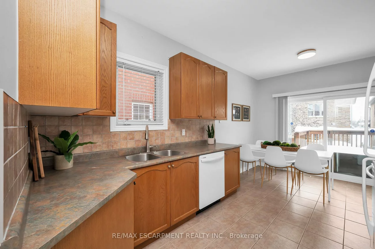 2546, Nichols, 1018 - WC Wedgewood Creek, Oakville