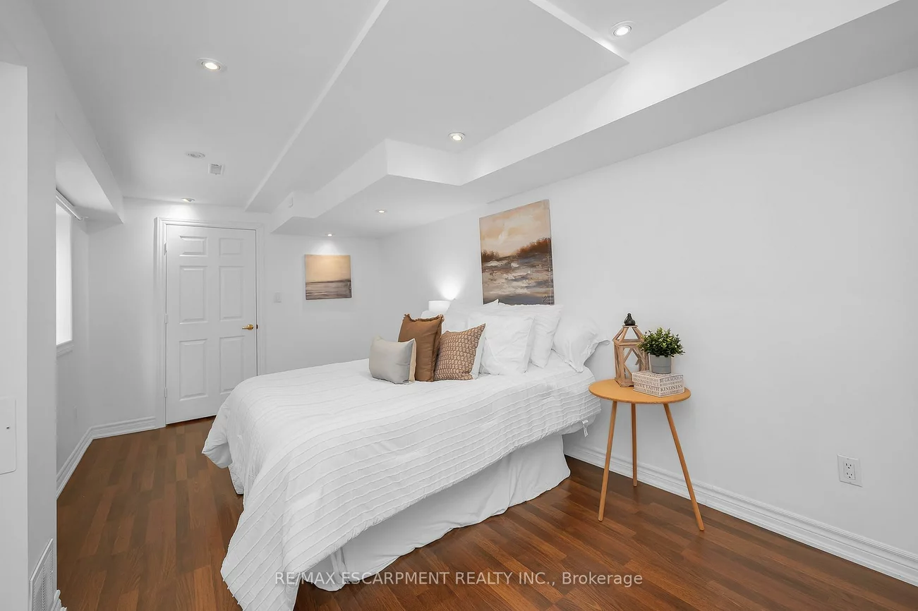 2546, Nichols, 1018 - WC Wedgewood Creek, Oakville