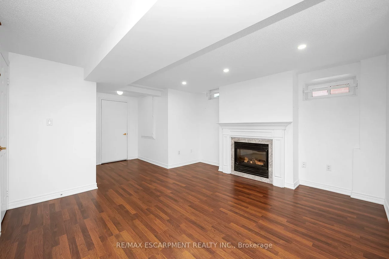 2546, Nichols, 1018 - WC Wedgewood Creek, Oakville