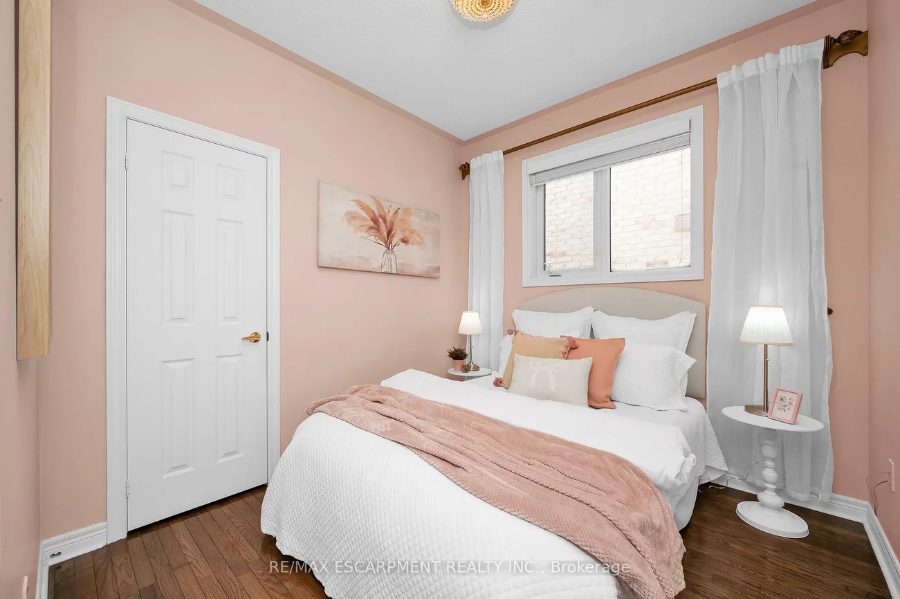 2546, Nichols, 1018 - WC Wedgewood Creek, Oakville