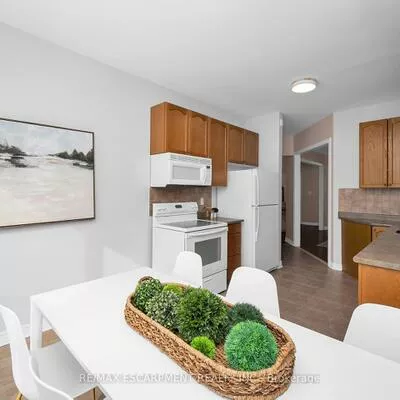 2546, Nichols, 1018 - WC Wedgewood Creek, Oakville