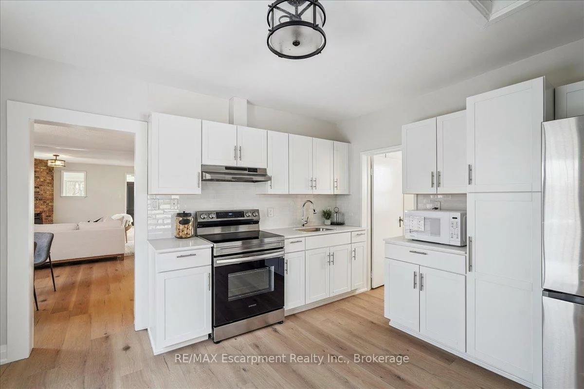 135, DEANE, 1002 - CO Central, Oakville