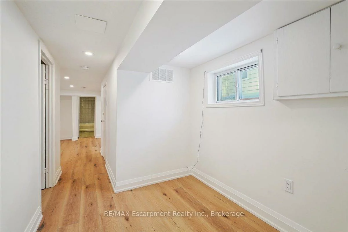 135, DEANE, 1002 - CO Central, Oakville