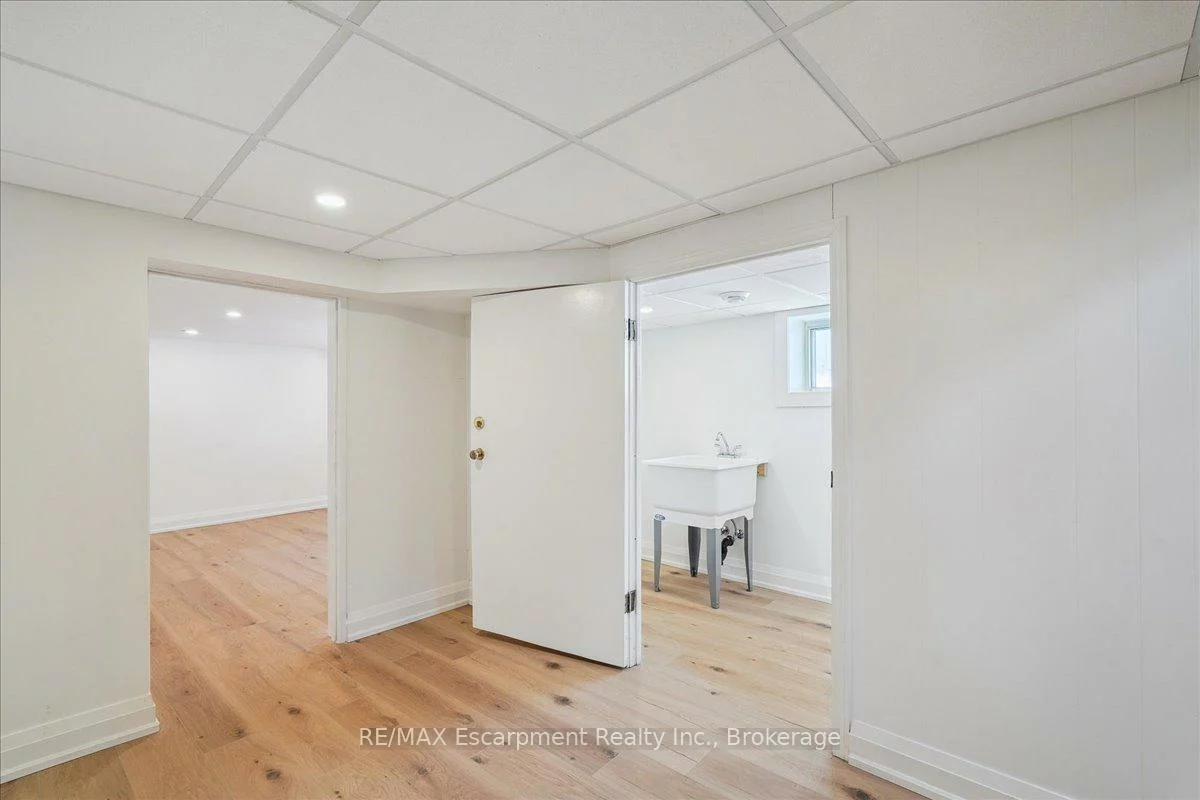 135, DEANE, 1002 - CO Central, Oakville