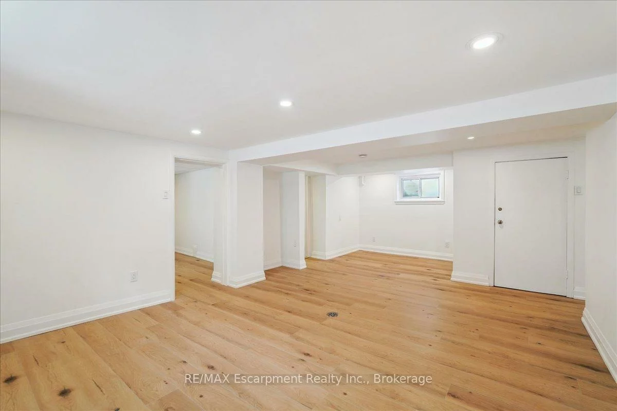 135, DEANE, 1002 - CO Central, Oakville