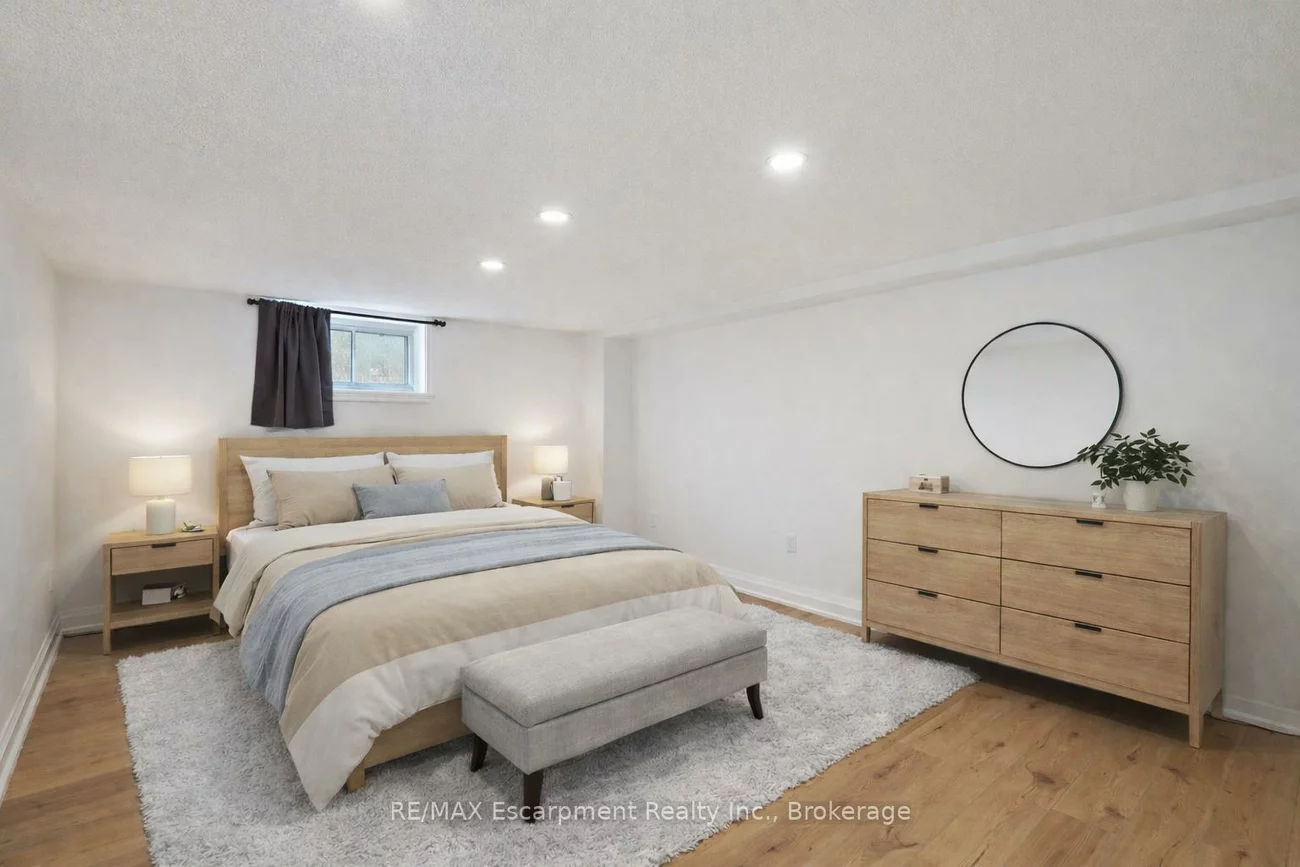 135, DEANE, 1002 - CO Central, Oakville