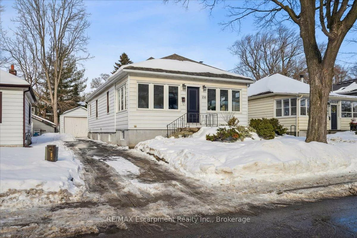 135, DEANE, 1002 - CO Central, Oakville