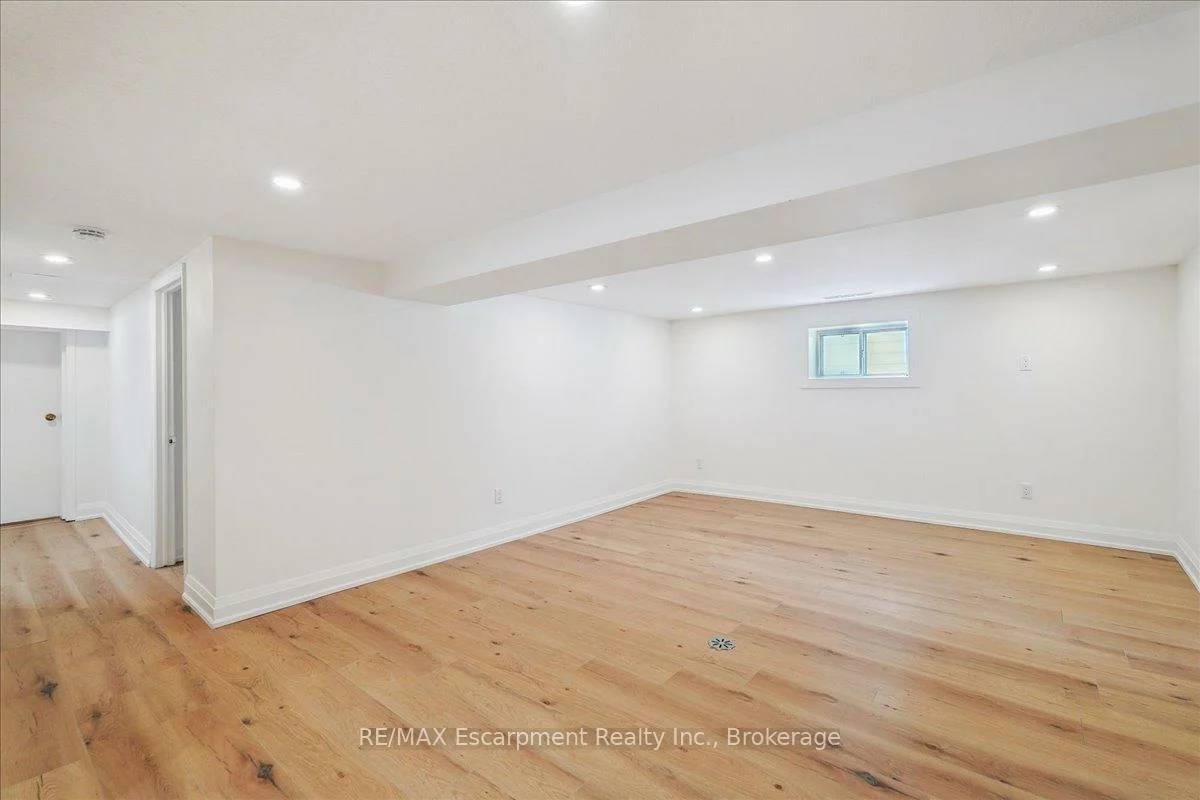 135, DEANE, 1002 - CO Central, Oakville