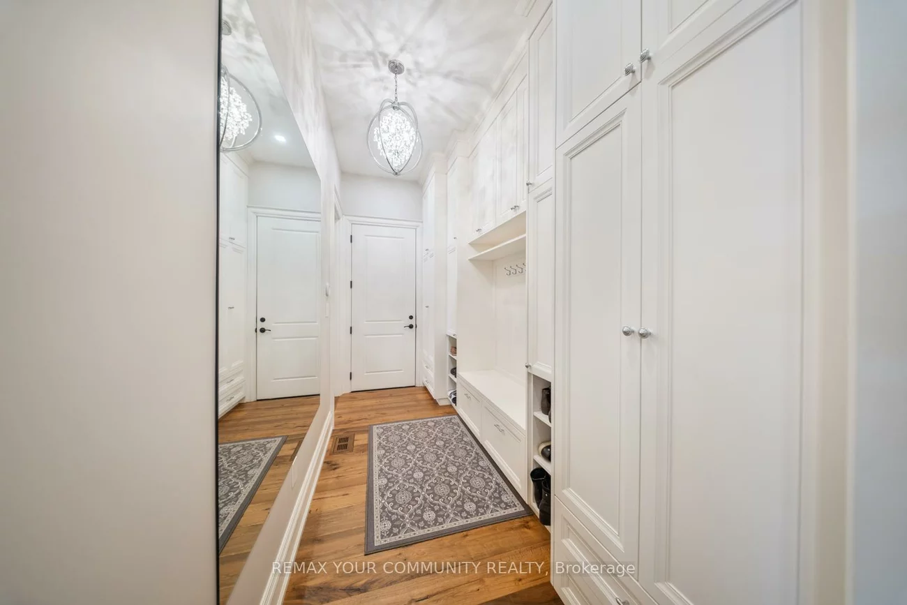 1551, Warland, 1017 - SW Southwest, Oakville