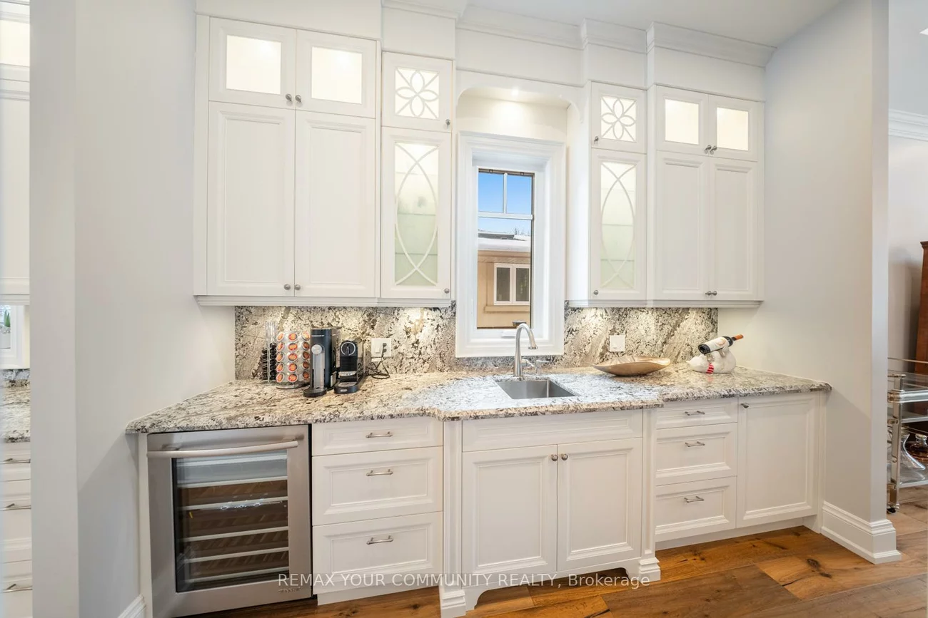 1551, Warland, 1017 - SW Southwest, Oakville