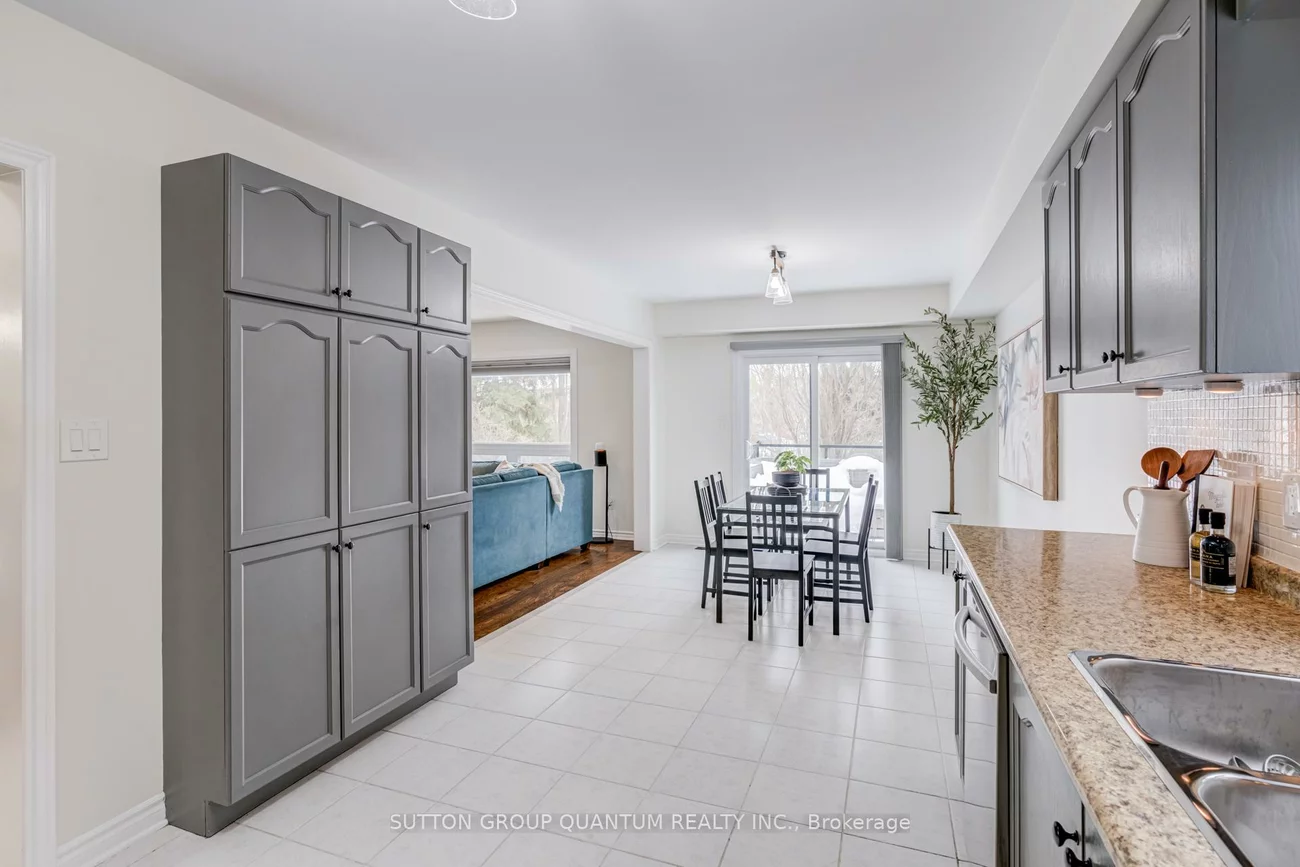 2152, Glenfield, 1022 - WT West Oak Trails, Oakville