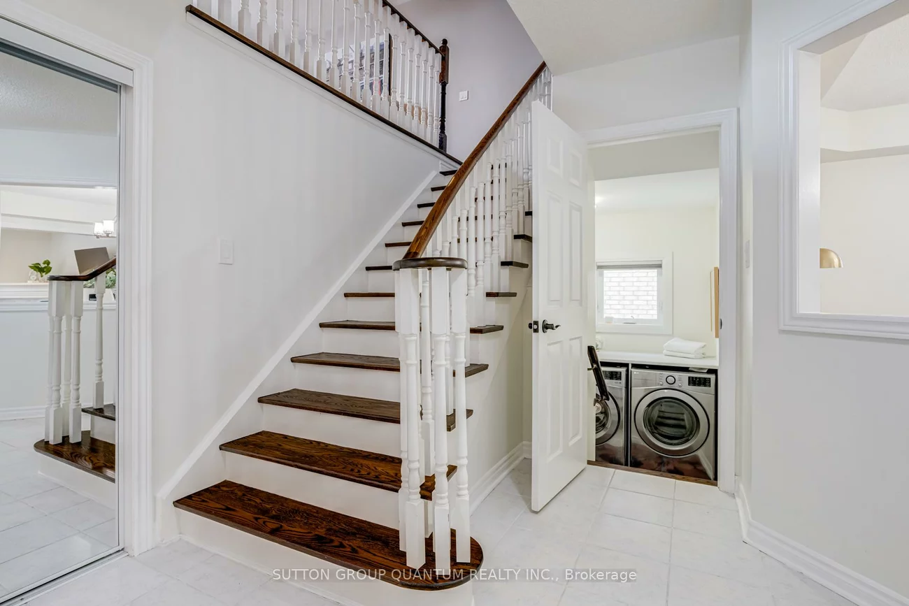 2152, Glenfield, 1022 - WT West Oak Trails, Oakville