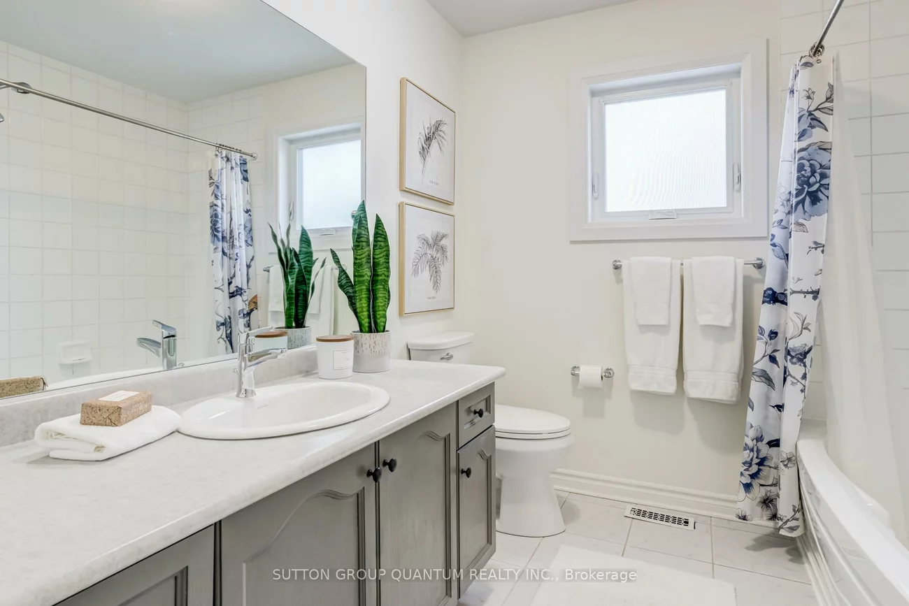 2152, Glenfield, 1022 - WT West Oak Trails, Oakville