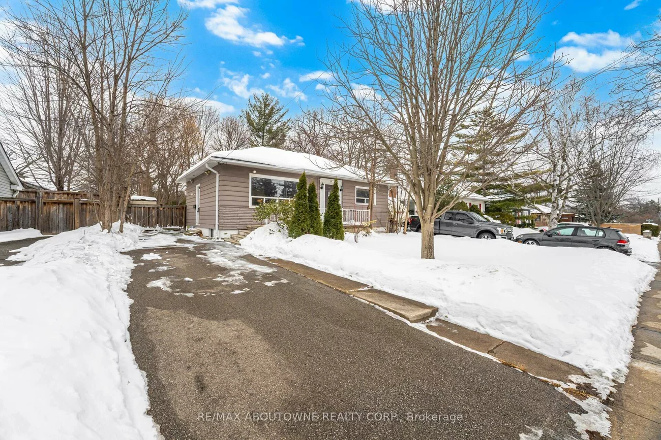 347, Queen Mary, 1002 - CO Central, Oakville