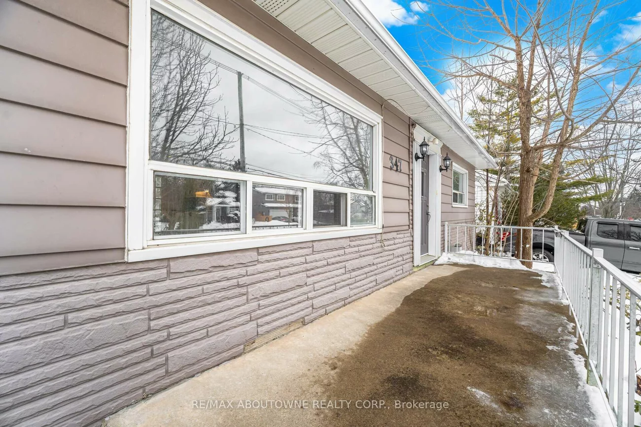 347, Queen Mary, 1002 - CO Central, Oakville