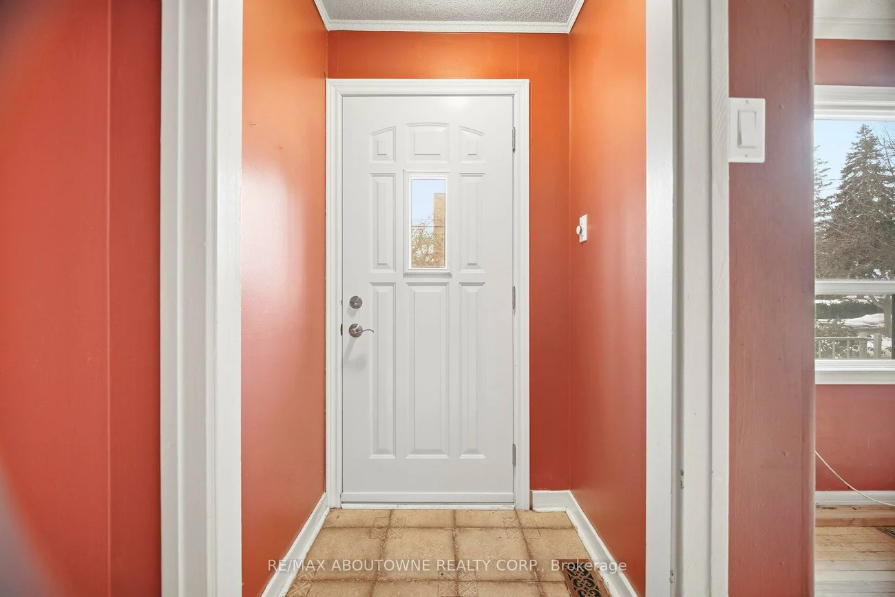 347, Queen Mary, 1002 - CO Central, Oakville