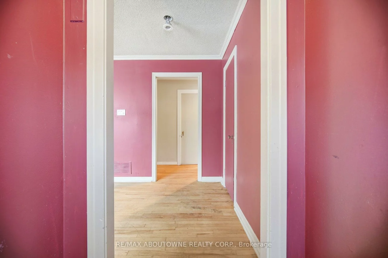 347, Queen Mary, 1002 - CO Central, Oakville