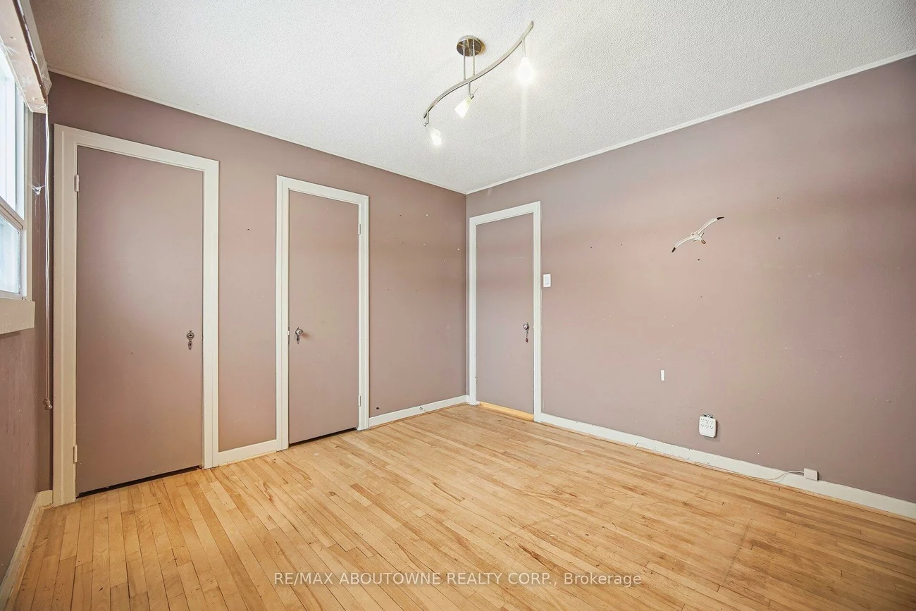 347, Queen Mary, 1002 - CO Central, Oakville